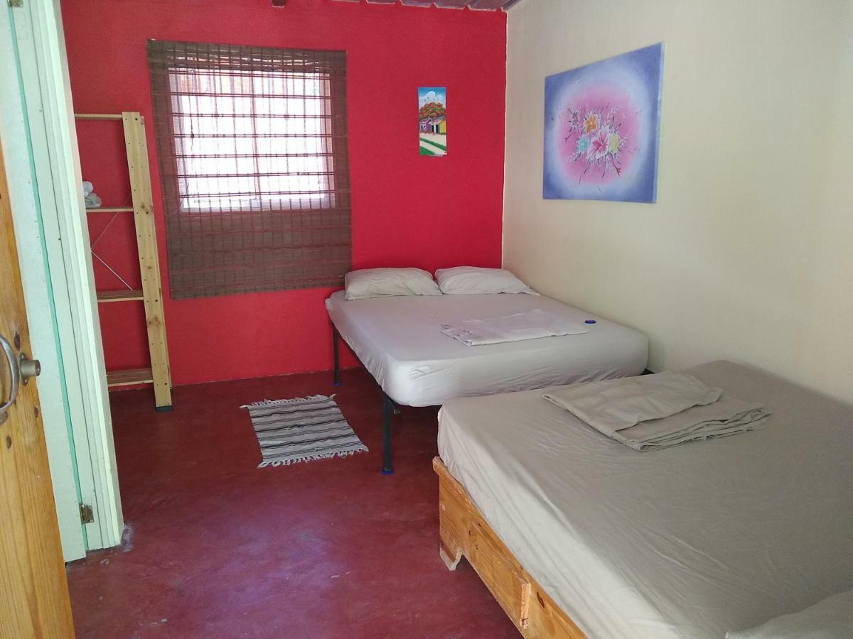 Conrado'S Guesthouse B&B Las Avispas Esterno foto